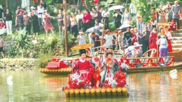 婚姻登记“全国通办”后首个“520”成都超5000对新人拿到“红本本”