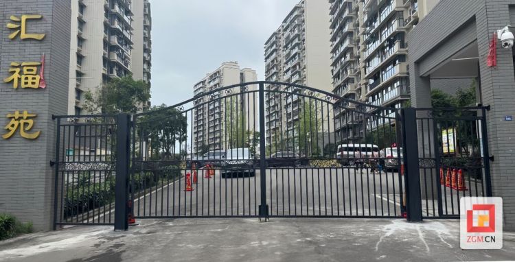 解民忧办实事！自贡高新区华景社区“双门”工程完工 便民出行与安全双提升