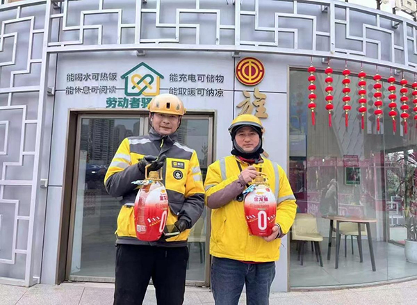 “码”上服务 温暖“骑”迹——德阳市旌阳区总工会护航网约配送行业群体的服务实践_fororder_图片-5