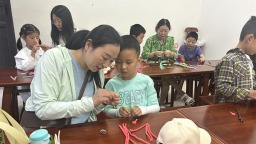 德阳罗江：巧手传廉韵 绒花寄母恩