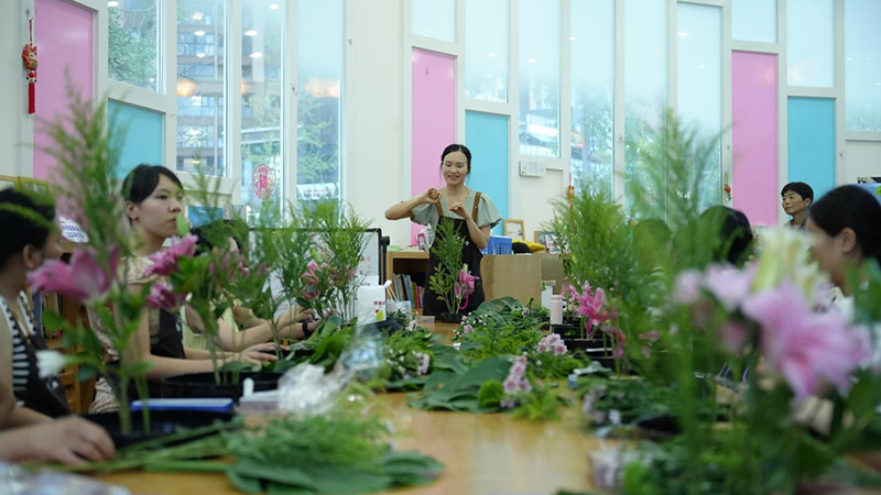 成都市温江区留位艺术夜校：市民“充电”新方式