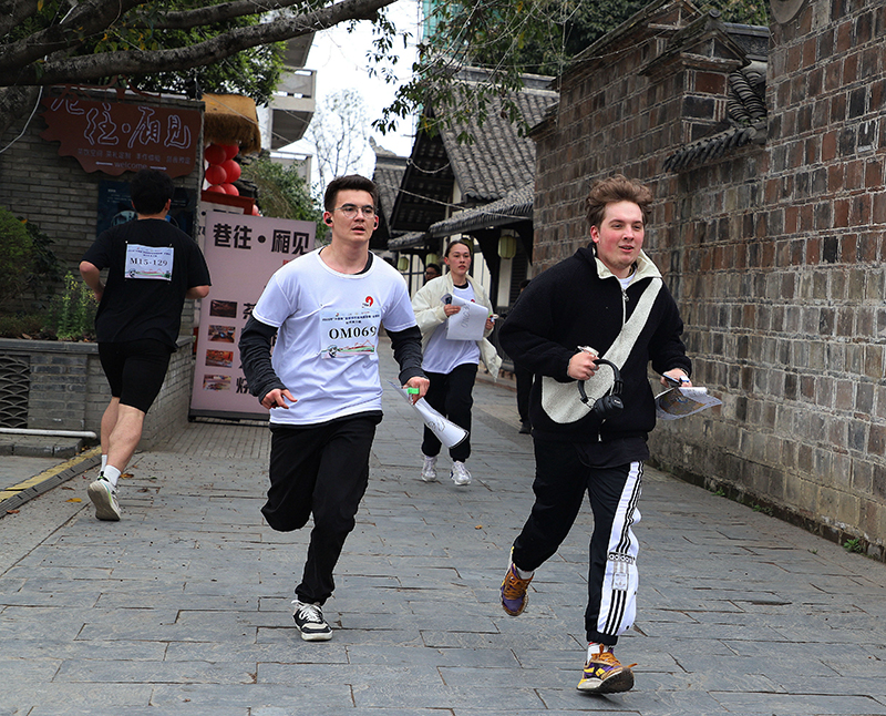 迎世运 千余名国内外定向爱好者竞逐成都青白江城厢古城_fororder_比赛现场-供图-成都市青白江区委宣传部1