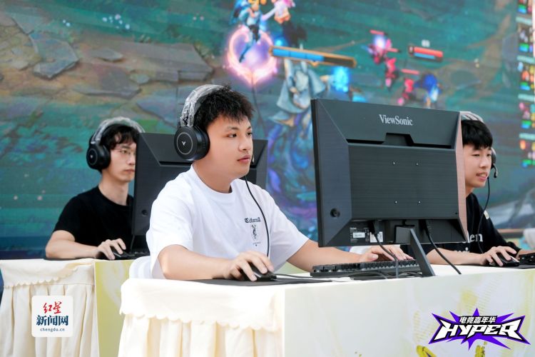 燃启盛夏！成都开启“电竞+音乐”48小时不间断狂欢模式