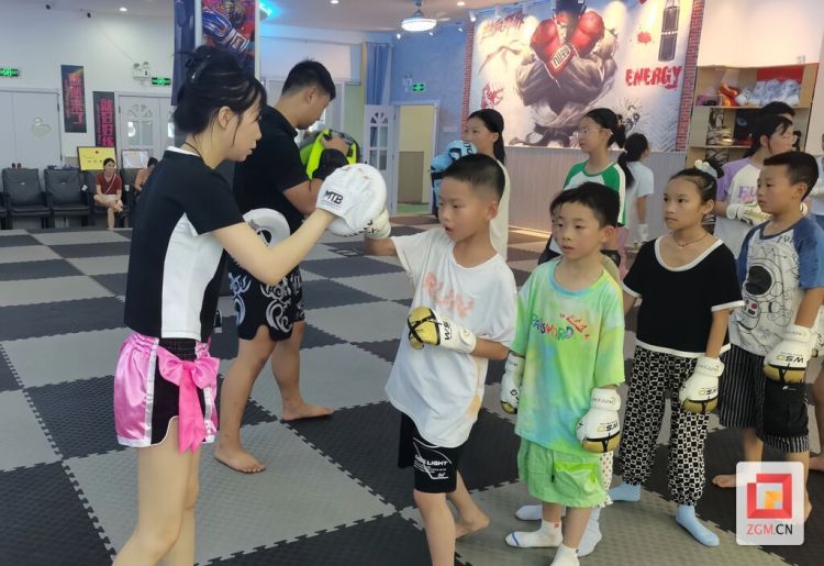 自贡华景社区“爱心暑托”公益活动开启 助力孩子多元成长