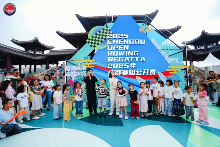 海内外高校赛艇队云集新津 2025年成都赛艇公开赛开幕_fororder_DSC08820