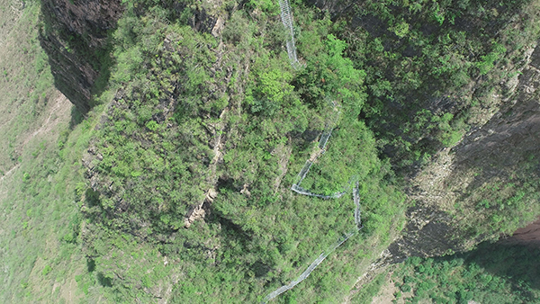 再访悬崖村：农文旅融合让“悬崖村”变“幸福村”_fororder_悬崖村-供图-凉山州委宣传部