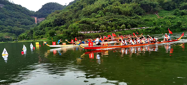 宜宾江安：龙舟竞渡展民俗盛宴 “体育+文旅”添经济动能_fororder_比赛现场-摄影-高学兵