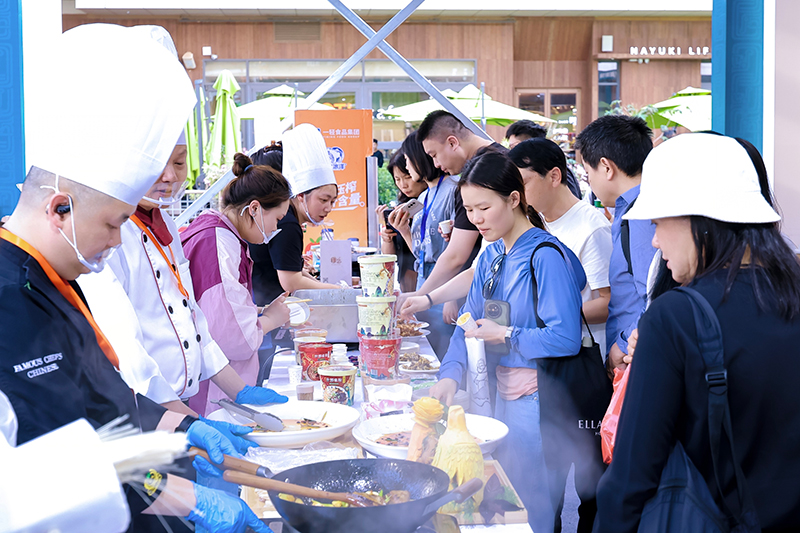 好物集市开集 德阳城市品牌推广活动（深圳站）拉开帷幕_fororder_深圳市民品鉴德阳美食连山回锅肉