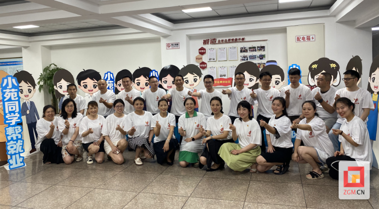 有困难找“小苑同学”——自贡这支党员志愿服务队和居民心贴心