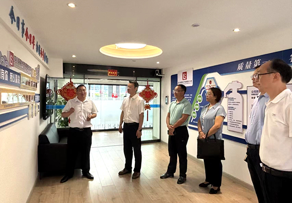 宜宾市翠屏区人大常委会调研新质生产力发展工作_fororder_调研现场-摄影-张雪