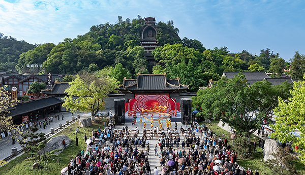 第十三届荣县大佛文化旅游季启幕_fororder_1活动现场（摄影-廖志全）