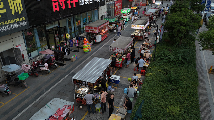 雁江看“变”｜民生温度·夜经济：城市治理点亮市井烟火_fororder_图片-1