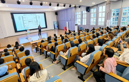 缓解教育焦虑 共护成长之路——“四川省直作家进校园”系列活动走进成都市桐梓林小学