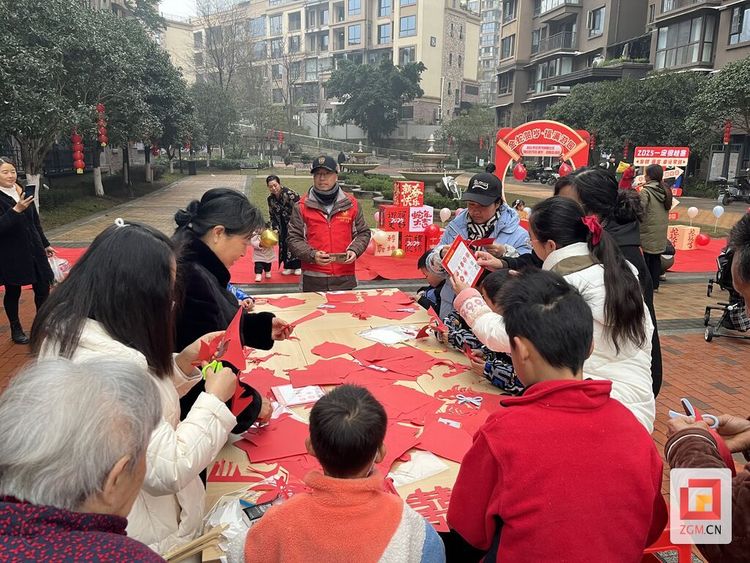 自贡高新区：社区贺岁游园会欢乐上演