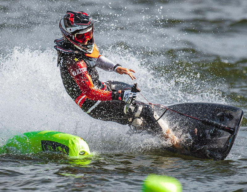 捷克独揽女子及团体赛金牌 中国队男子包揽银铜——动力冲浪板世运会总决赛燃爆三岔湖_fororder_图片-1