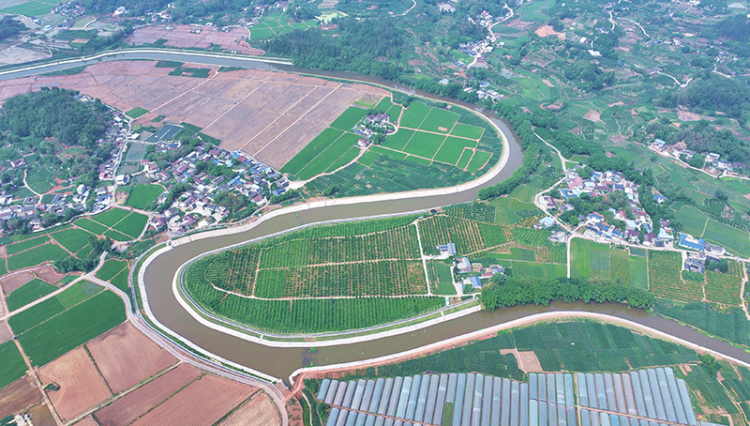 眉山仁寿：河流治理惠民生_fororder_2025年5月26日，航拍四川省眉山市仁寿县治理后的粤江河，蜿蜒的河道与两岸的农田、民居相映成趣。-05