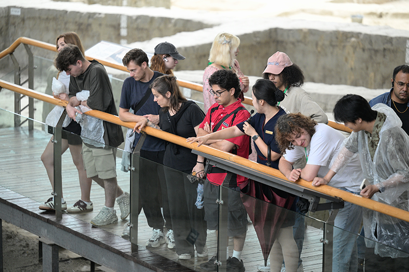 International Influencers Explore Jinsha Site: Ancient Shu Civilization Becomes an Instant Hit_fororder_图片 1
