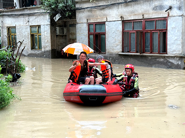 宜宾兴文县：风雨同舟 全力以赴 众志成城 共护家园_fororder_救援现场-供图-兴文县融媒体中心