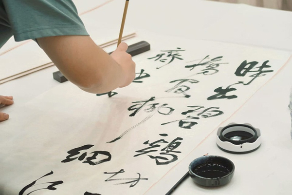 水墨巴蜀绘青春 第三届成都市青少年书画传习大会全市决赛落幕_fororder_图片-3