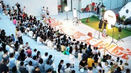 成都用露天公益演出把幸福唱进市民生活