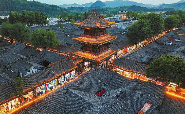反向旅游的泼天流量 四川县域能不能接住？_fororder_2bedcb5ef3594cb186e732ced6cc207c