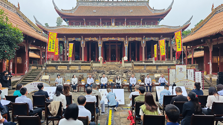 国庆中秋来临 自贡富顺三大主题带游客感受千年古县魅力_fororder_1发布会现场（摄影-赵丽）