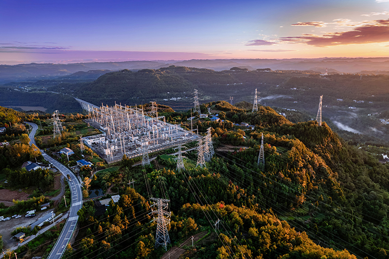 四川电网13项迎峰度夏保供重点工程全部投运_fororder_巴中500千伏主变增容扩建工程全貌。（王志刚