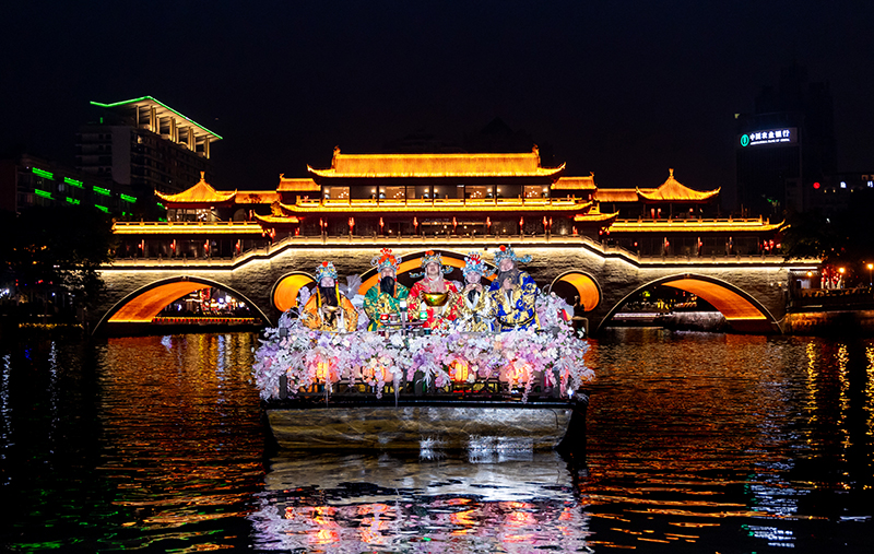 585.62万人次 这个春节成都锦江区“超火爆”