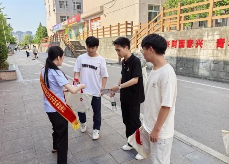 从校园“诚信灯”到企业“融资桥”：邮储银行巴中市分行多维行动织密诚信之网