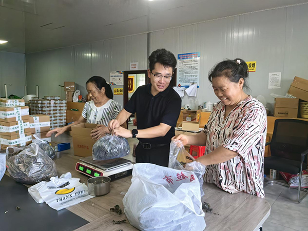 中国好人关祖苹：从“蜗牛哥”到“领头雁”的“破圈”之路_fororder_图片-3