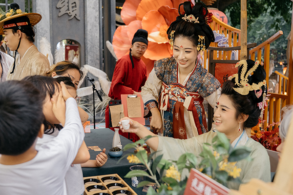 夜游锦江“双节”演绎古今交融的城市诗篇_fororder_图片-2