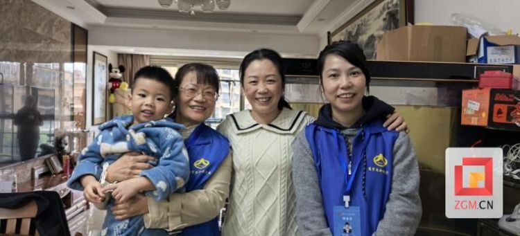 自贡高新区全面启动2025年全国1%人口抽样调查入户登记 75名调查员一线采集“民生数据”