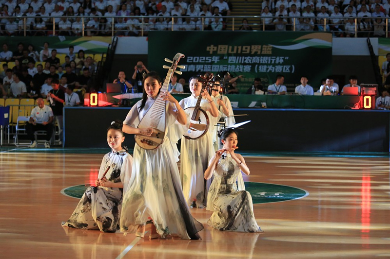 U19国青男篮国际挑战赛（犍为赛区）激情开赛 点燃夏日热情_fororder_图片-1