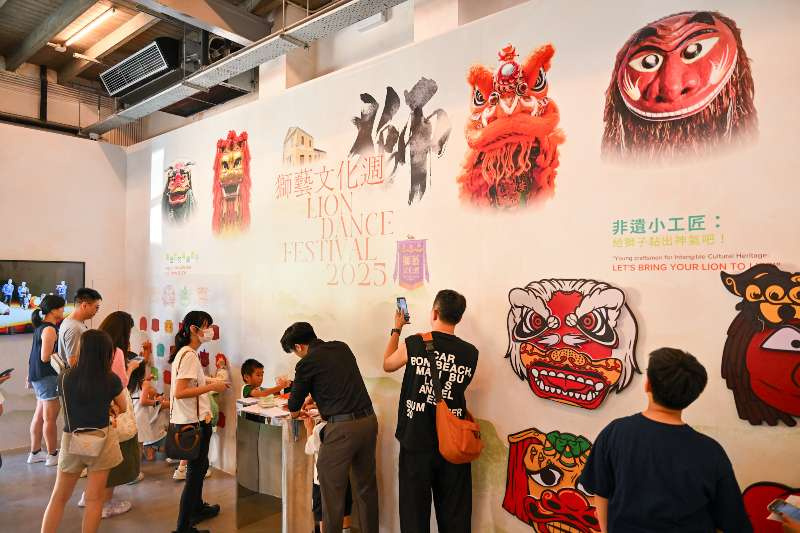 澳门第十二届狮王争霸国际赛中国佛山队夺冠