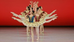 以舞为桥汇聚世界 第七届中国国际芭蕾演出季闭幕