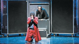 北京人艺新排大戏《哈姆雷特》首演 郑云龙饰演哈姆雷特