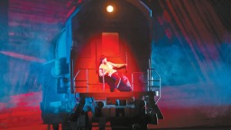 确立全新视觉核心“钢与血” 舞剧《铁道游击队》将焕新上演