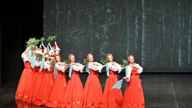 “小白桦”再现惊艳“云步”，四场演出纪念访华70周年