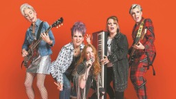 聚光灯下，50+人群形象在荧屏中扩展