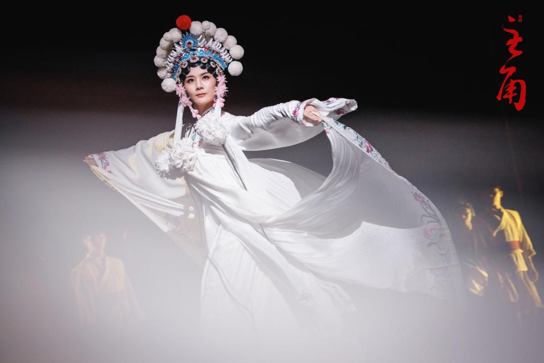舞剧《主角》首演 极简舞台呈现 聚焦舞蹈叙事语汇_fororder_图片1