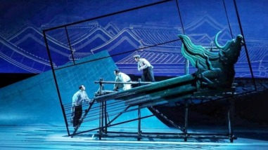 国家大剧院原创话剧《雨燕》首演 艺术化再现中轴线测绘的“精神重量”