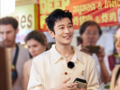 黄晓明谈十年人生起落：“生活中的我一点也不霸道”